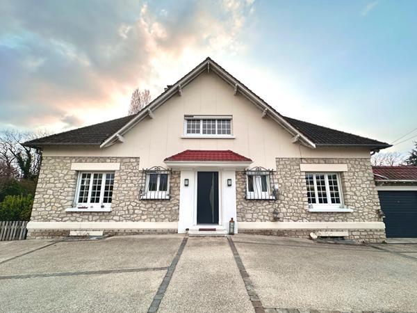 Maison de caractère aux portes du centre-ville de Nemours