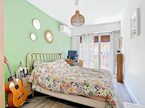 À vendre Appartement 3 pièces + Place de parking Secteur Cinq Avenues 13004 Marseille