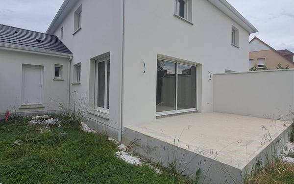 Maison à vendre    5 pièces • 117,60 m2 Idron