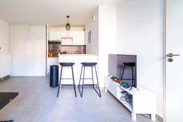 NANTERRE (92) A vendre - Studio 26,4m2 - Terrasse/Jardin - Pas de travaux