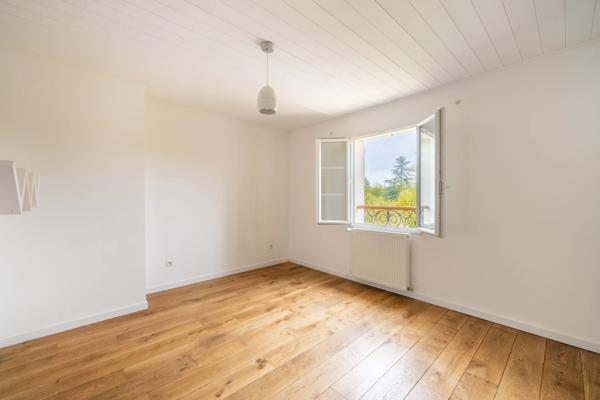 Maison familiale rénovée avec piscine – Saint-Léger-en-Yvelines