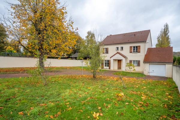 Maison familiale rénovée avec piscine – Saint-Léger-en-Yvelines