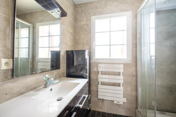 Maison familiale rénovée avec piscine – Saint-Léger-en-Yvelines