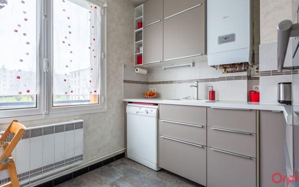 Appartement à vendre    4 pièces • 64,98 m2 Sainte-Geneviève-des-Bois