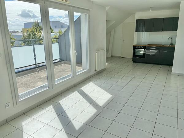 A LOUER - NANTES NORD PONT DU CENS - Grand appartement 2 pièces de 49.84 m² avec TERRASSE et GARAGE !