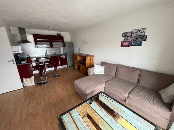 Appartement T2 expose Sud, proche des commerces, cave et stationnement