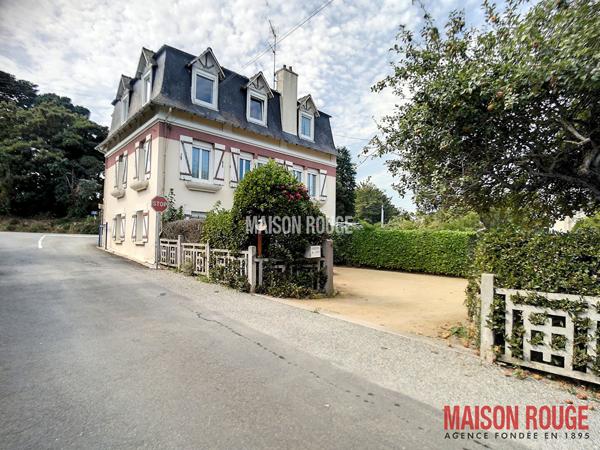 Maison bourgeoise quinocéenne divisée en 3 appartements, vue mer, plages et commerces à pied à Saint-Quay-Portrieux
