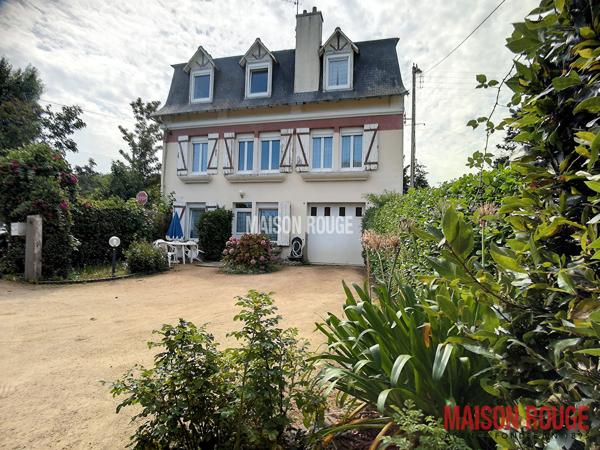 Maison bourgeoise quinocéenne divisée en 3 appartements, vue mer, plages et commerces à pied à Saint-Quay-Portrieux