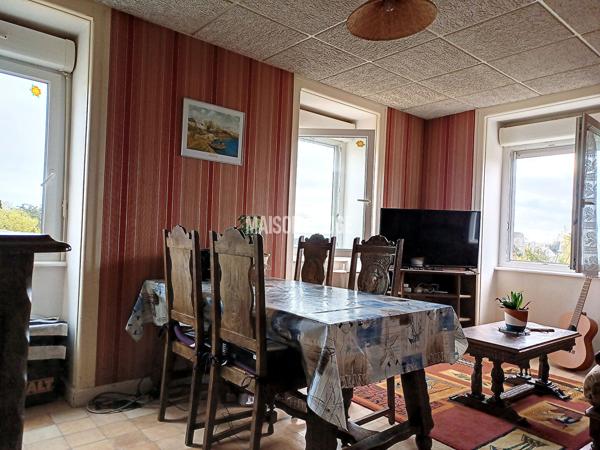 Maison bourgeoise quinocéenne divisée en 3 appartements, vue mer, plages et commerces à pied à Saint-Quay-Portrieux