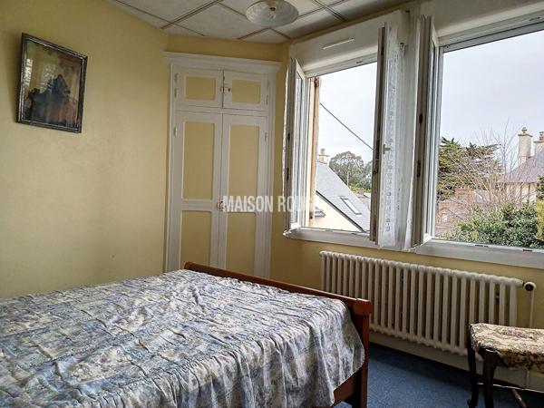 Maison bourgeoise quinocéenne divisée en 3 appartements, vue mer, plages et commerces à pied à Saint-Quay-Portrieux