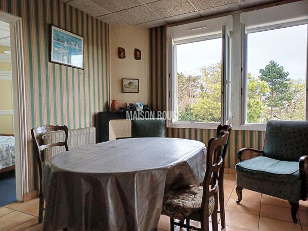 Maison bourgeoise quinocéenne divisée en 3 appartements, vue mer, plages et commerces à pied à Saint-Quay-Portrieux
