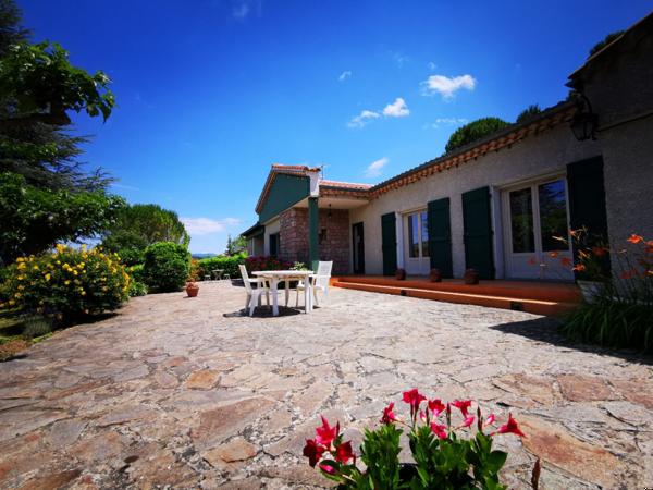 SUPERBE VILLA 5 CHAMBRES DE 164 M² HAB SUR PARCELLE DE 3 772 M²