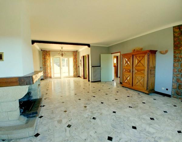 SUPERBE VILLA 5 CHAMBRES DE 164 M² HAB SUR PARCELLE DE 3 772 M²