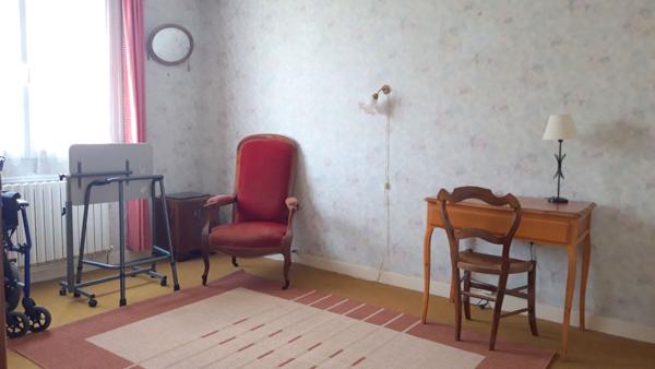 MAISON SUR SOUS SOL - THURE