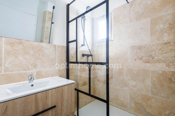 HONFLEUR Centre - Appartement en résidence - 3èeme étage sans ascenseur - T3 de 63.40 M2 - 2 chambres - Terrasse - Cave, parking