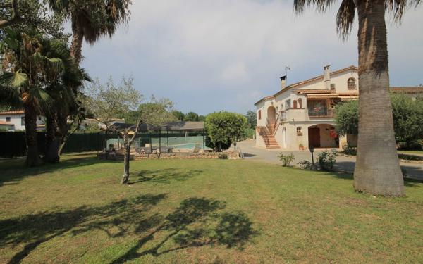 Maison à vendre    6 pièces • 167,82 m2 Mandelieu-la-Napoule