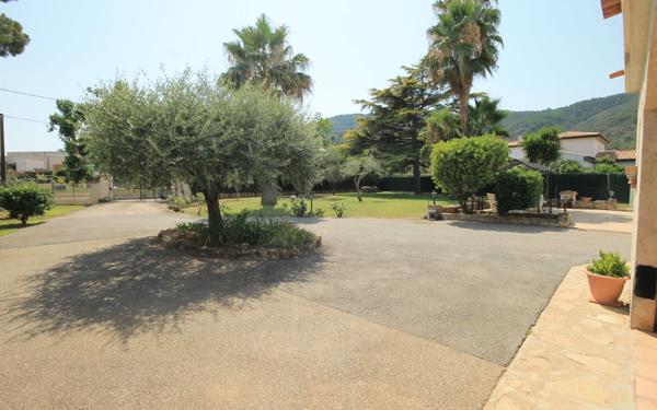 Maison à vendre    6 pièces • 167,82 m2 Mandelieu-la-Napoule