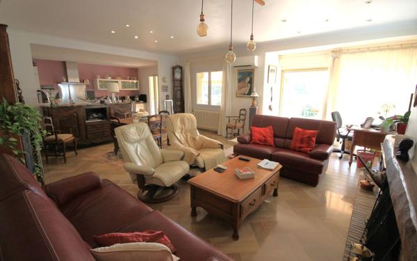 Maison à vendre    6 pièces • 167,82 m2 Mandelieu-la-Napoule