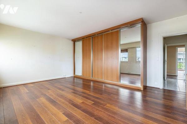 75007 - Ecole Militaire / UNESCO - Appartement 211 m² - 4 chambres - balcon parking