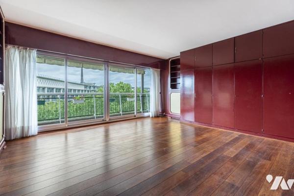 75007 - Ecole Militaire / UNESCO - Appartement 211 m² - 4 chambres - balcon parking