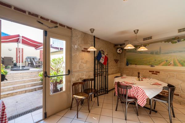 Fonds De Commerce - 230 m²