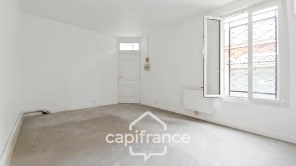 Montreuil, limite Vincennes-Studio 22,90 m2-8mn à pied RER A Vincennes,8 mn métro L9, 10 mn L1-Calme-Pas de vis à vis