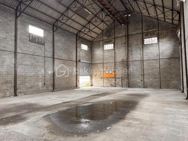 Immeuble mixte de 2 120 m²