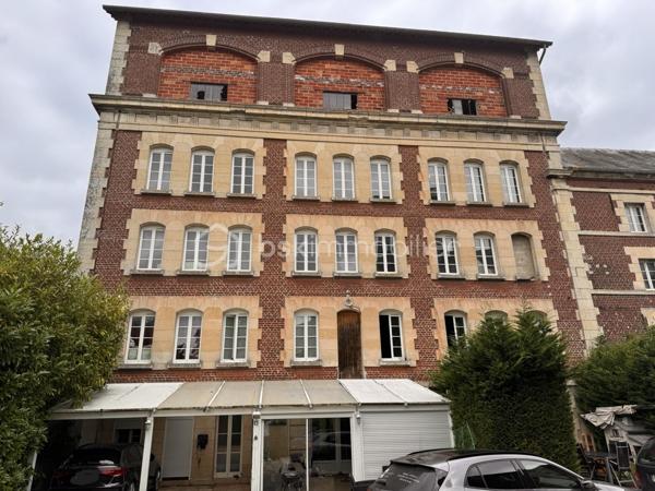 Immeuble mixte de 2 120 m²