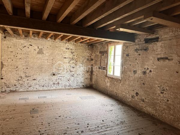 Immeuble mixte de 2 120 m²