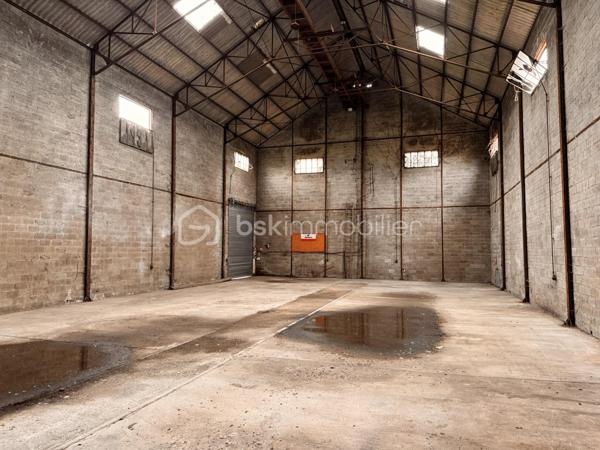 Immeuble mixte de 2 120 m²