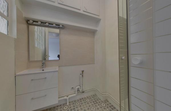 STUDIO - LA VARENNE ST HILAIRE - 25.27M²