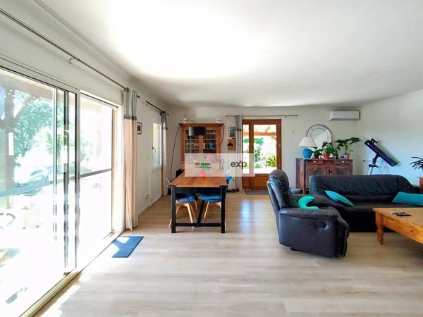 Castelnau-Montratier – Maison contemporaine, 4 chambres, piscine, terrain paysager