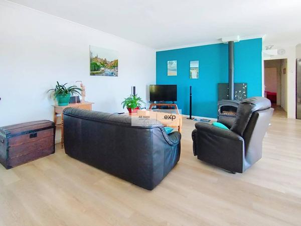 Castelnau-Montratier – Maison contemporaine, 4 chambres, piscine, terrain paysager