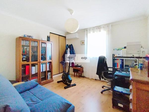 Castelnau-Montratier – Maison contemporaine, 4 chambres, piscine, terrain paysager