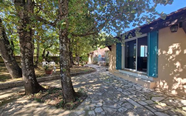 Maison à vendre    6 pièces •  Rochefort-du-Gard