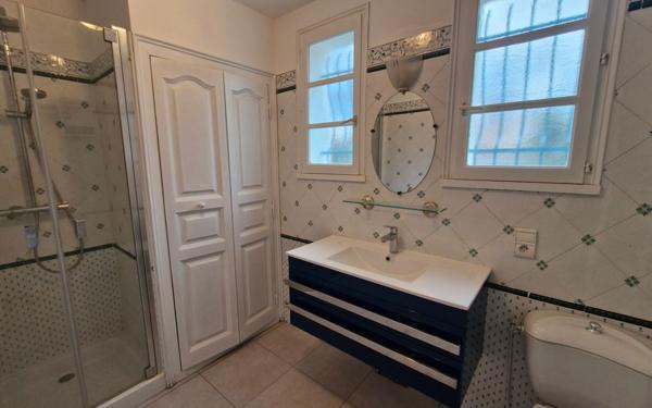 Maison à vendre    6 pièces •  Rochefort-du-Gard