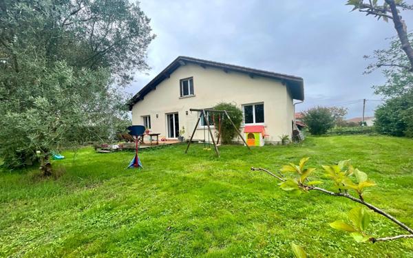 Maison à vendre    6 pièces •  Mugron