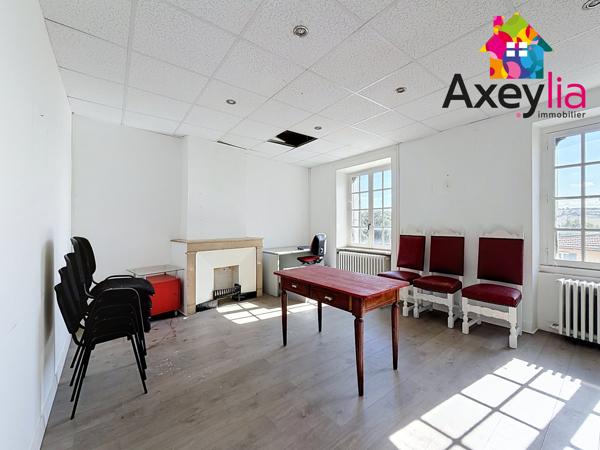 A VENDRE - SAINT GALMIER CENTRE - IMMEUBLE ENTIER 108 M² – BEAU POTENTIEL