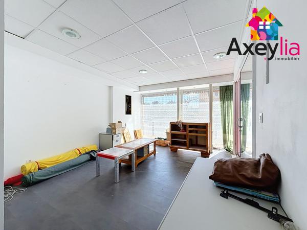 A VENDRE - SAINT GALMIER CENTRE - IMMEUBLE ENTIER 108 M² – BEAU POTENTIEL
