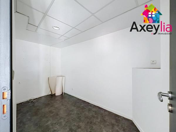 A VENDRE - SAINT GALMIER CENTRE - IMMEUBLE ENTIER 108 M² – BEAU POTENTIEL