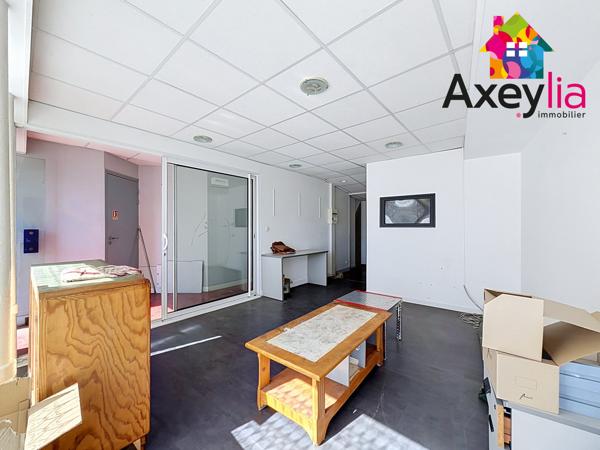 A VENDRE - SAINT GALMIER CENTRE - IMMEUBLE ENTIER 108 M² – BEAU POTENTIEL