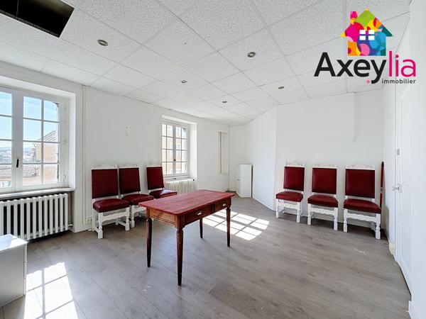 A VENDRE - SAINT GALMIER CENTRE - IMMEUBLE ENTIER 108 M² – BEAU POTENTIEL