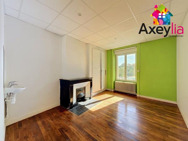 A VENDRE - SAINT GALMIER CENTRE - IMMEUBLE ENTIER 108 M² – BEAU POTENTIEL