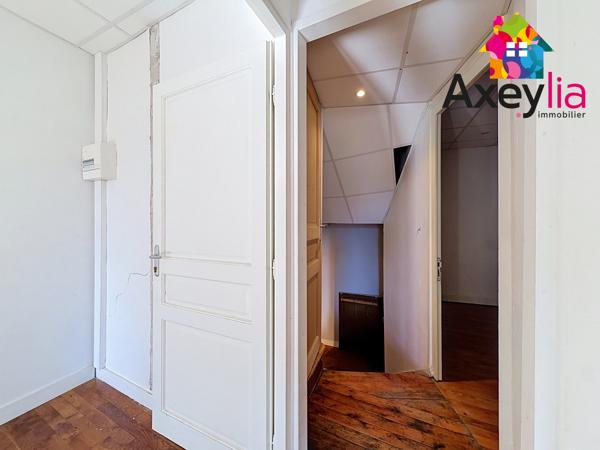 A VENDRE - SAINT GALMIER CENTRE - IMMEUBLE ENTIER 108 M² – BEAU POTENTIEL