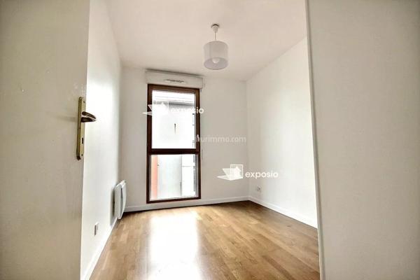 Vente                                                      Appartement
                        
                     4 pièces                      81 m2                     à Asnières-sur-Seine