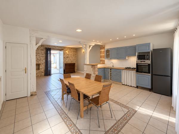 MAISON 134 M2 5 CHAMBRES TERRASSE ET DOUBLE GARAGE