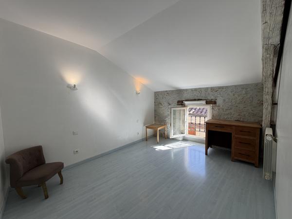 MAISON 134 M2 5 CHAMBRES TERRASSE ET DOUBLE GARAGE