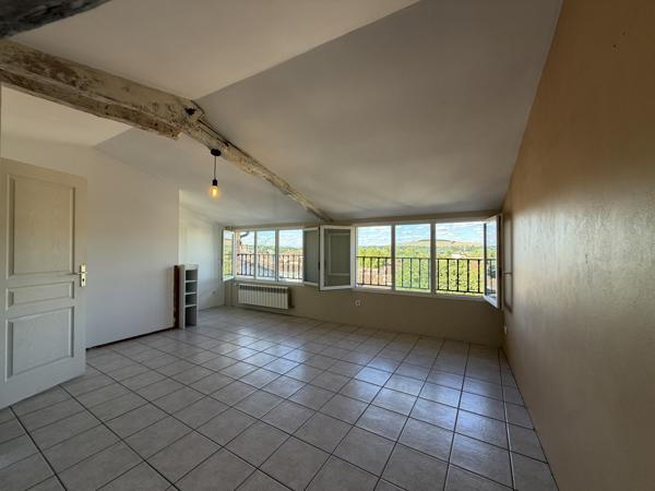 MAISON 134 M2 5 CHAMBRES TERRASSE ET DOUBLE GARAGE