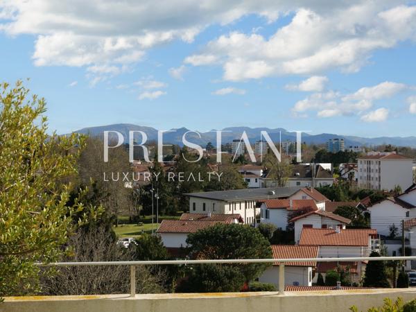 Quartier des Arènes – Appartement sur le toit avec terrasse, garage et vue panoramique, BAYONNE