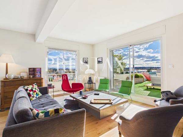 Quartier des Arènes – Appartement sur le toit avec terrasse, garage et vue panoramique, BAYONNE